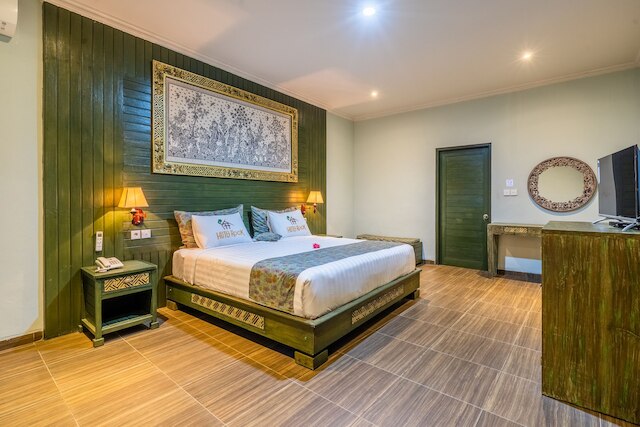 ハッツロックウブド