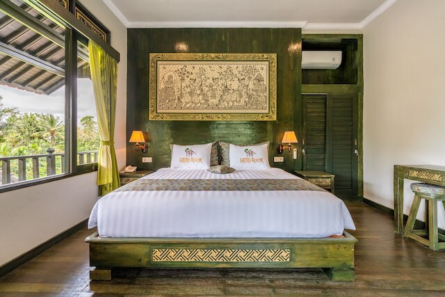 ハッツロックウブド