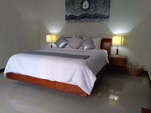 ギャザリング ウィズ 5 ベッドルーム センター ハウス ヴィラ