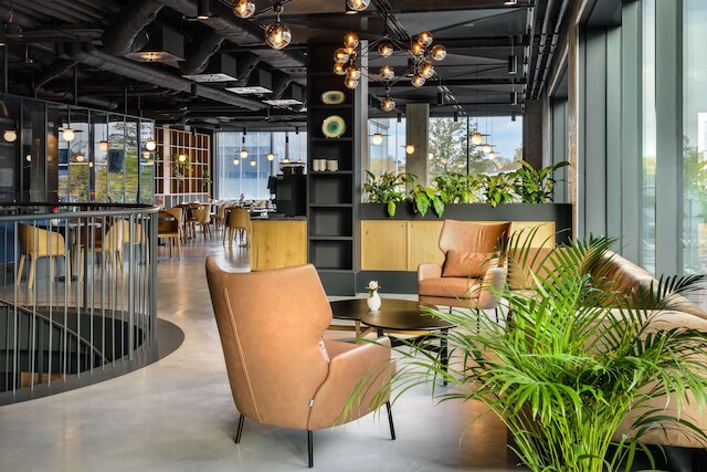 バルセロ ワルシャワ ポヴィジレ