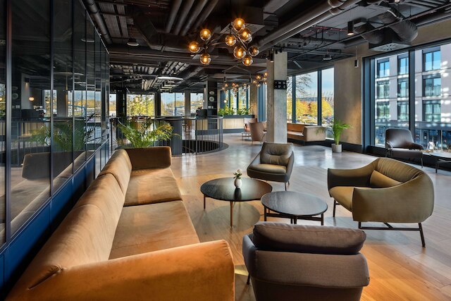 バルセロ ワルシャワ ポヴィジレ