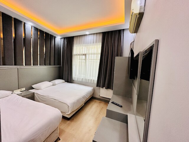 クラウンド プラス ホテル