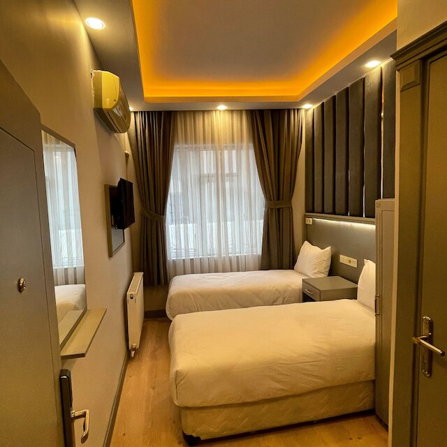 クラウンド プラス ホテル