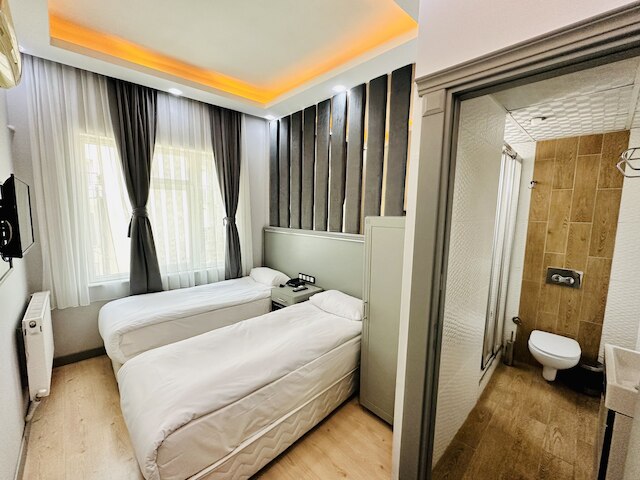 クラウンド プラス ホテル