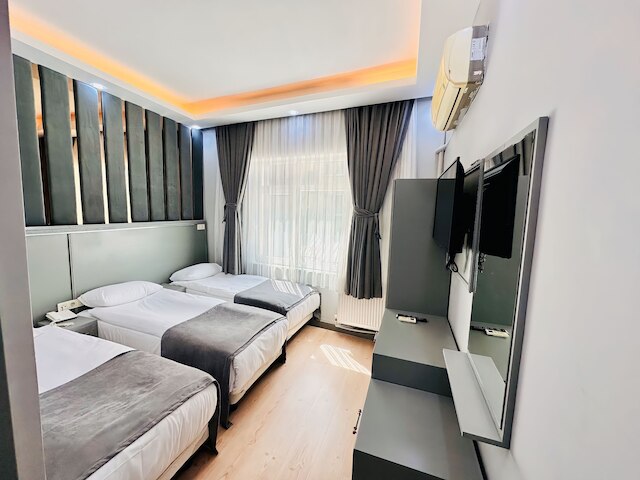 クラウンド プラス ホテル