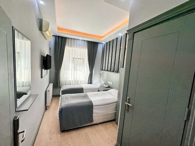 クラウンド プラス ホテル