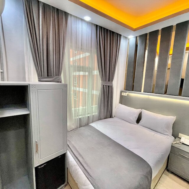 クラウンド プラス ホテル