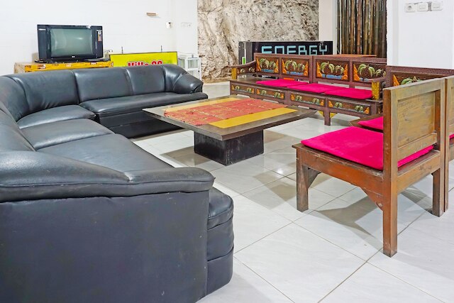 OYO ライフ 91571 ホテル SS ブキッ チェマラ シャリア