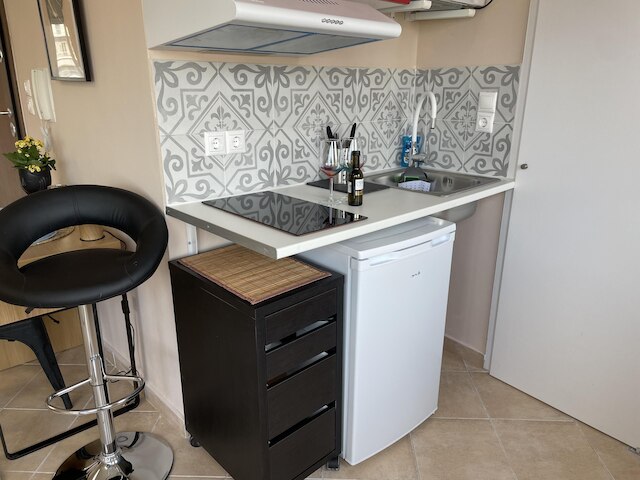 コージー アパートメント イン ハート アテネ ニア メトロ フィックス 100M