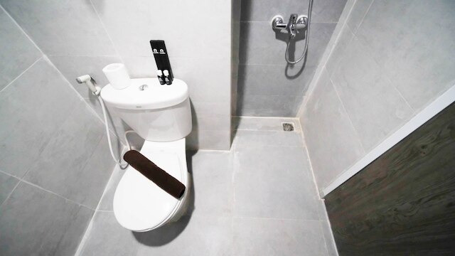 ホーミー アンド コンパクト スタジオ アパートメント アット タマン メラティ スラバヤ