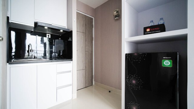 ホーミー アンド コンパクト スタジオ アパートメント アット タマン メラティ スラバヤ