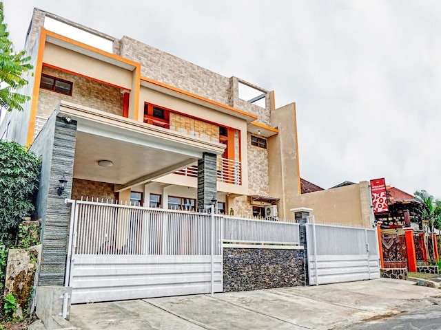 ホテル O アヴィシャ ゲストハウス シャリア