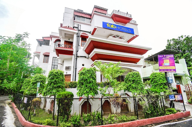 ファブエクスプレス ウラッシュ レジデンシー