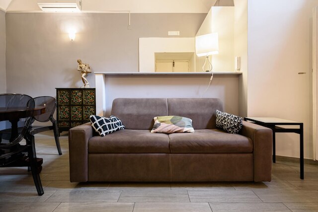 ヴィア アトリ 37 イン ナープル