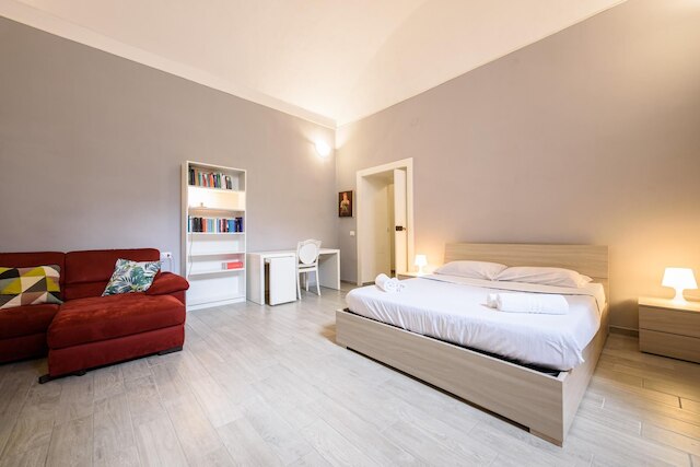 ヴィア アトリ 37 イン ナープル