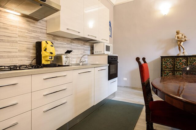 ヴィア アトリ 37 イン ナープル