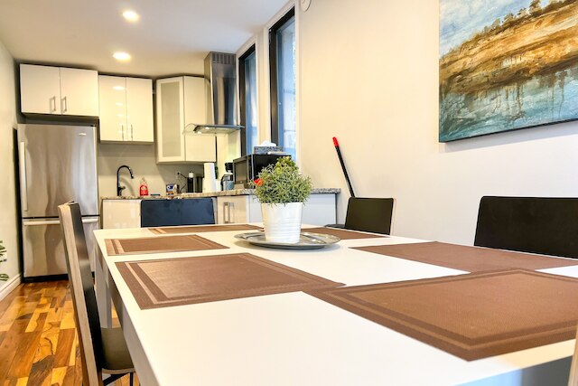 ガレージ付きシックなタウンホームDt MTL