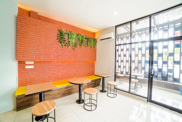 キャピタル O 90874 ミレニアム イン 2