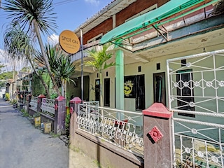 スポット オン 91320 ポンドック エリア シャリア