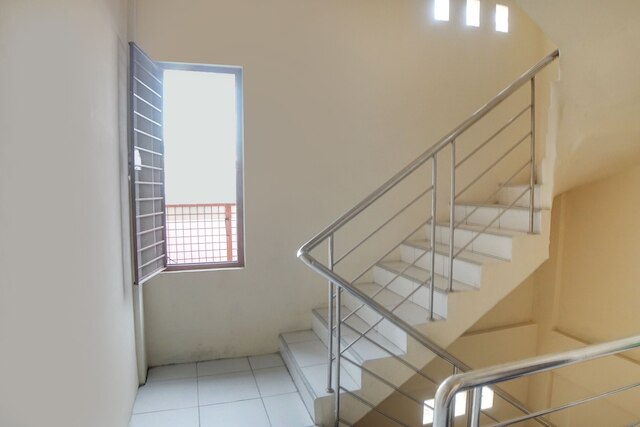 ホテル O コスト ケタパン シャリア