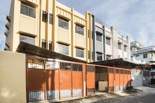 ホテル O コスト ケタパン シャリア