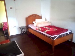 エクスプレス O 92299 ブミ バティ ドウデゥウ