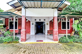 OYO  90222 ラファ パーク シャリア