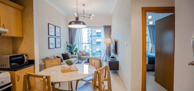 ファンシー1BRキャナルビュー