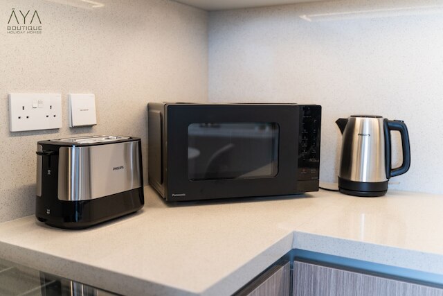 アヤ - すばらしい1BRアパートメント、素晴らしいクリークビュー付き