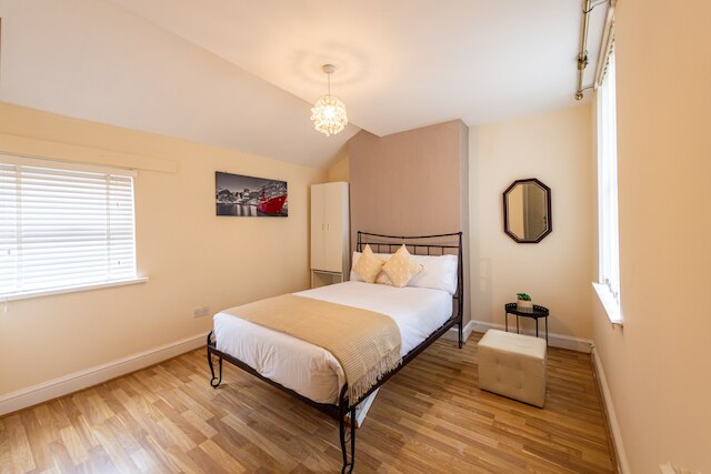 キプティバティング 5 - ベッド ハウス イン リバプール ウィズ パーキング