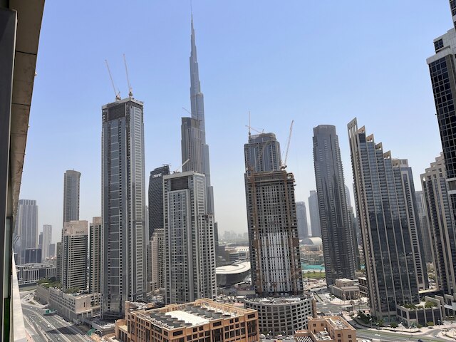 エレガント 2 BHK パラマウント タワー シティ ビュー