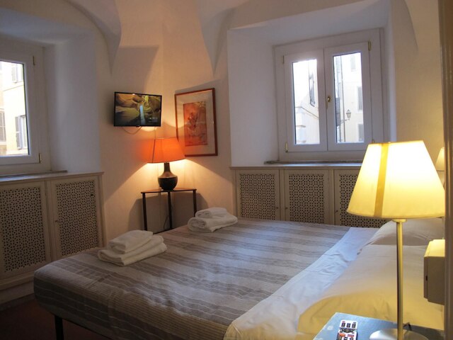 オーロラ イン パンテオン アパートメント