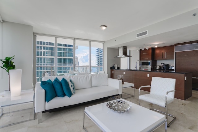 Luxury 2BR Condo at Icon Brickell W（ラグジュアリー2部屋コンドミニアムat Icon Brickell W）