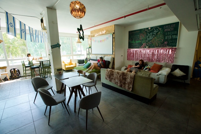 ジャングルジャファホステル年齢18から45