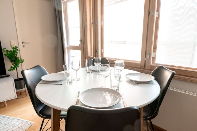 2ndhomes スタイリッシュ1BRアパート w サウナ&バルコニー