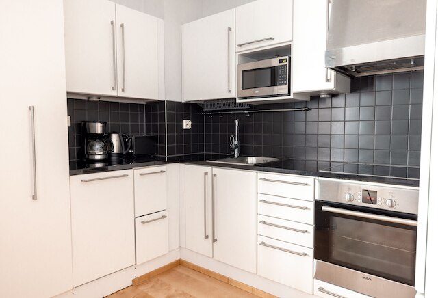 2ndhomes スタイリッシュ1BRアパート w サウナ&バルコニー