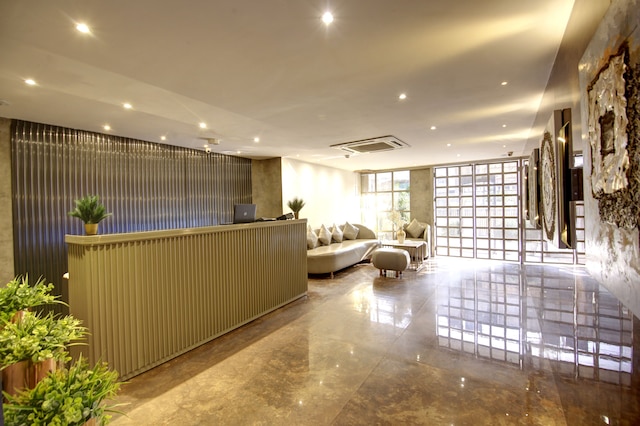 タウン パレス イン