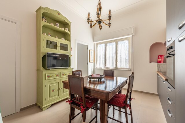 アッパルタメント ア ドゥエ パッシ ダ ヴィッラ トラビア