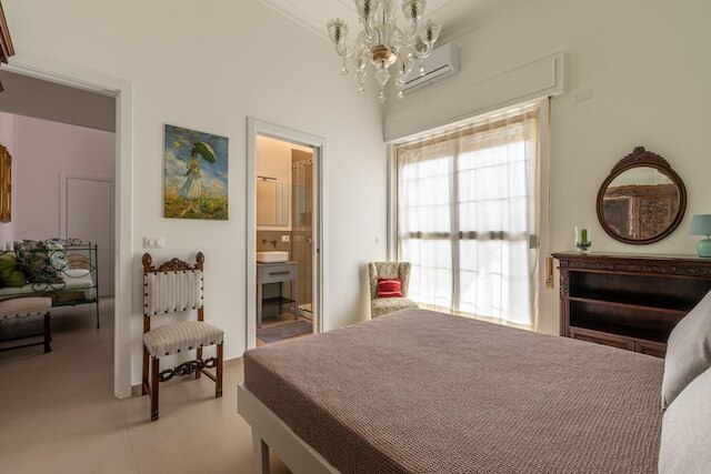 アッパルタメント ア ドゥエ パッシ ダ ヴィッラ トラビア