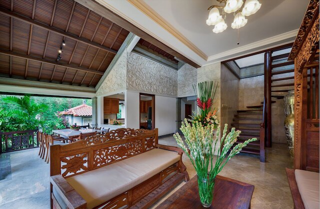 ヴィラデシンバアットセミニャックオベロイ