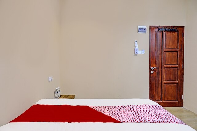 ホテル O アウリア ホームステイ シャリア