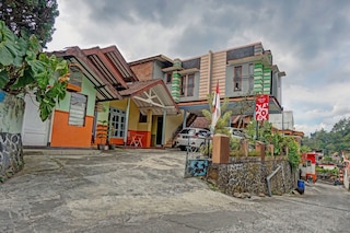 OYO Life 90321 ケンケン ヴィラ