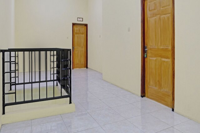 OYO ライフ 90737 ロスメン アイニ シャリア