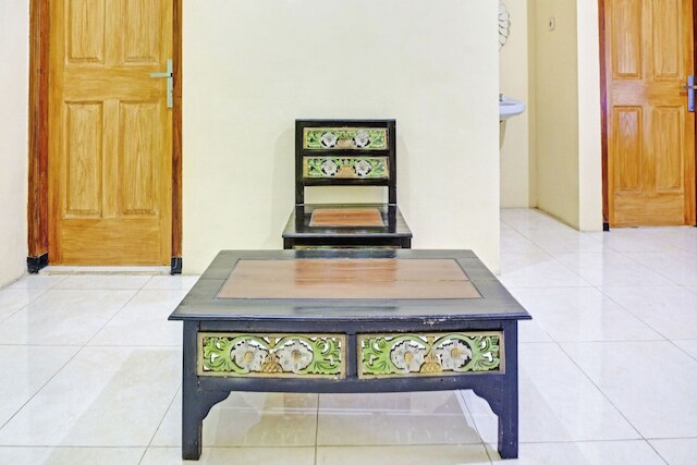 OYO ライフ 90737 ロスメン アイニ シャリア