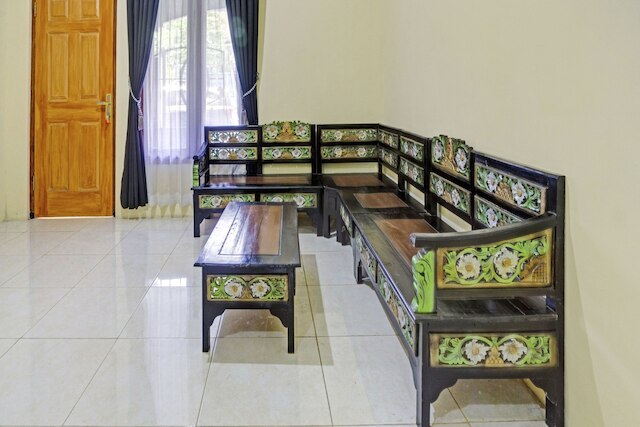 OYO ライフ 90737 ロスメン アイニ シャリア