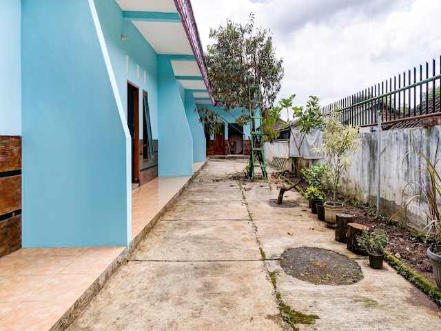 OYO ライフ 90879 アラ プレデター ファンパーク