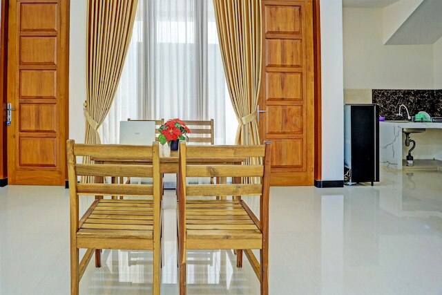 OYO ライフ 92321 アビヤン ヴィラ ホームステイ シャリア