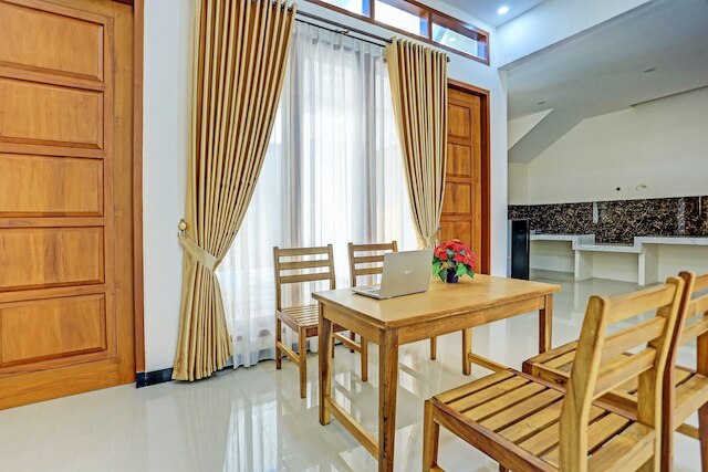 OYO ライフ 92321 アビヤン ヴィラ ホームステイ シャリア