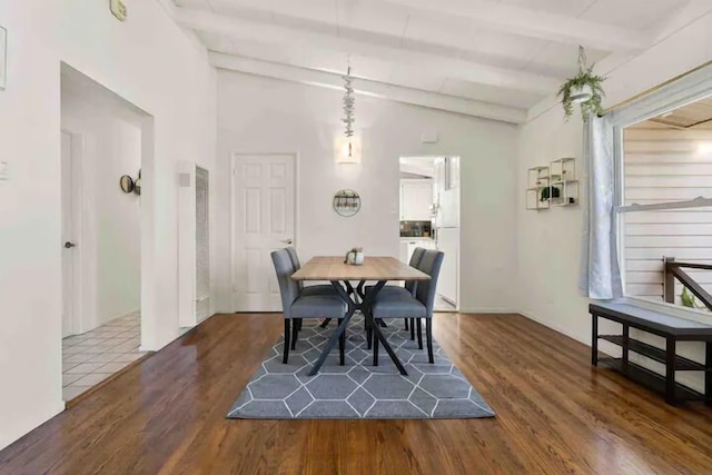 ミッドセンチュリーガーデンビューホームパーキング