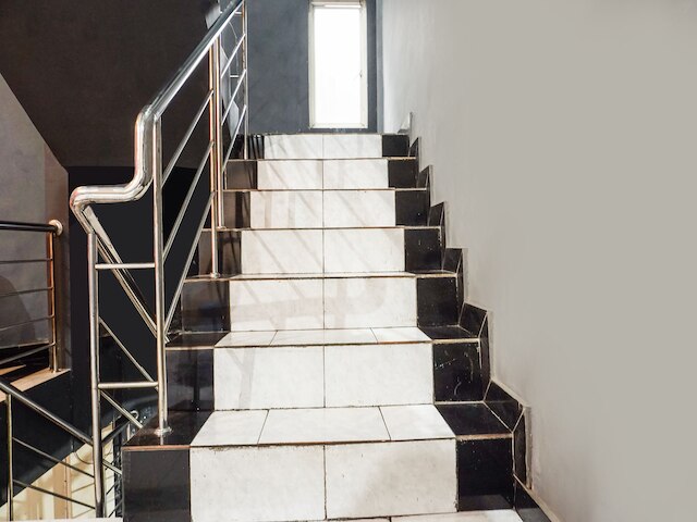 ホテル O マカッサル ニア モール パナクッカン フォーマリー サヤン ホーム ステイ